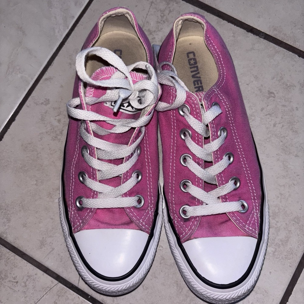 Women's CONVERSE Pink Chuck Taylor All Star Low Sneaker Canvas Size 6/36.5